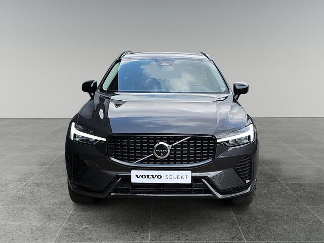 Volvo XC60 2.0 T6 Plug-in hybrid AWD Plus Dark | Trekhaak | 360 graden camera | Stoelverwarming | Panoramadak |