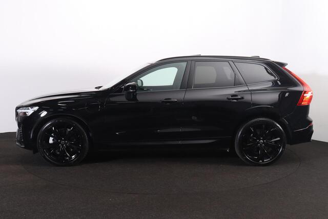 Volvo XC60 T8 Recharge AWD Ultra Black Edition - Luchtvering - Panorama/schuifdak - IntelliSafe Assist & Surround - 360º Camera - Harman/Kardon audio - Adaptieve LED koplampen - Verwarmde voorstoelen, stuur & achterbank - Parkeersensoren voor & achter - Elektr. bedi