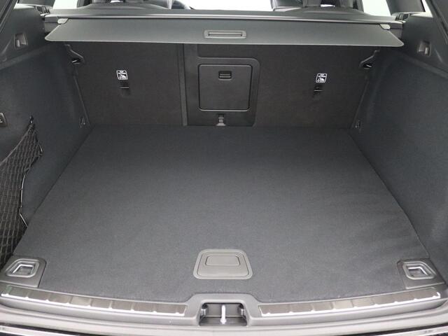 Volvo XC60 2.0 T6 Plug-in hybrid AWD Plus Black Edition 350PK Panoramadak,