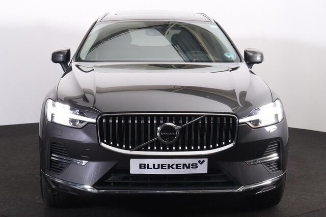 Volvo XC60 T6 Recharge AWD Core Bright - Panorama/schuifdak - IntelliSafe Assist & Surround - 360º Camera - Harman/Kardon audio - Adaptieve LED koplampen - Verwarmde voorstoelen, stuur & achterbank - Parkeersensoren voor & achter - Elektr. bedienb. voorstoelen met g
