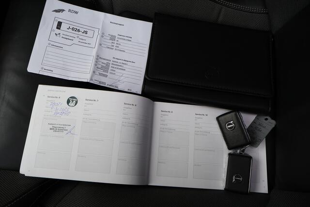 Volvo XC60 2.0 T5 R-Design | HUD | Panoramadak | Leder | Trekhaak | Camera | ACC |