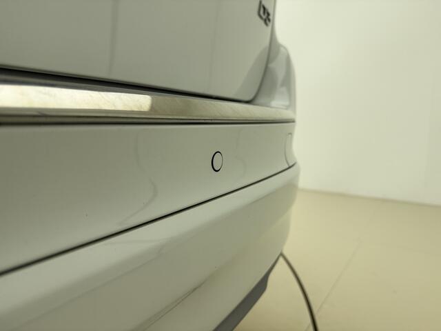 Volvo XC60 D3 Polar+ / Lederen bekleding / Stoelverwarming / Elektr. verstelbare stoel / Trekhaak / All-season banden /