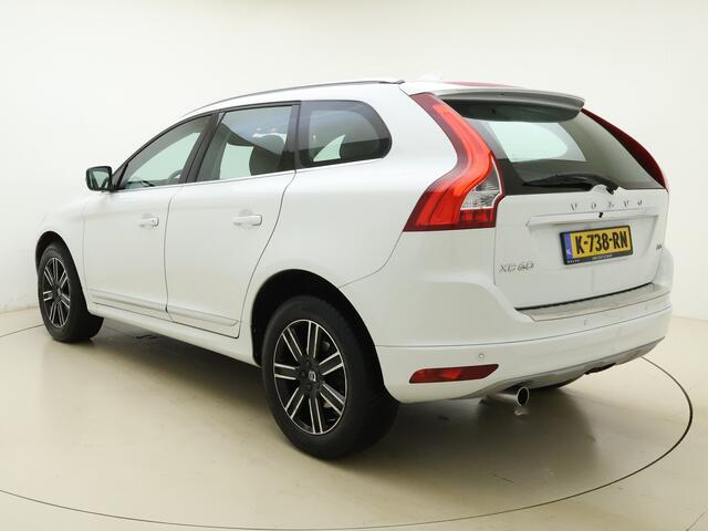 Volvo XC60 D3 Polar+ / Lederen bekleding / Stoelverwarming / Elektr. verstelbare stoel / Trekhaak / All-season banden /