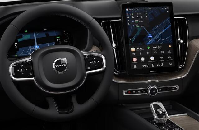 Volvo XC60 T6 350PK Automaat Plug-in hybrid AWD Plus Bright Panoramadak/ Elektrisch bedienbare voorstoelen met geheugen/ Stoelverwarming/ Stuurverwarming/ Harman Kardon audio/ 360 Camera/