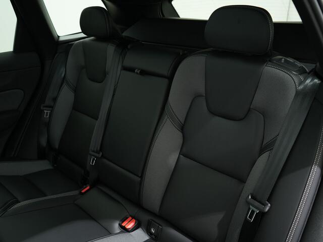 Volvo XC60 2.0 T8 RECHARGE 455PK AWD PLUS BLACK EDITION AUT8 | Panoramadak | 360 camera | Pilot Assist