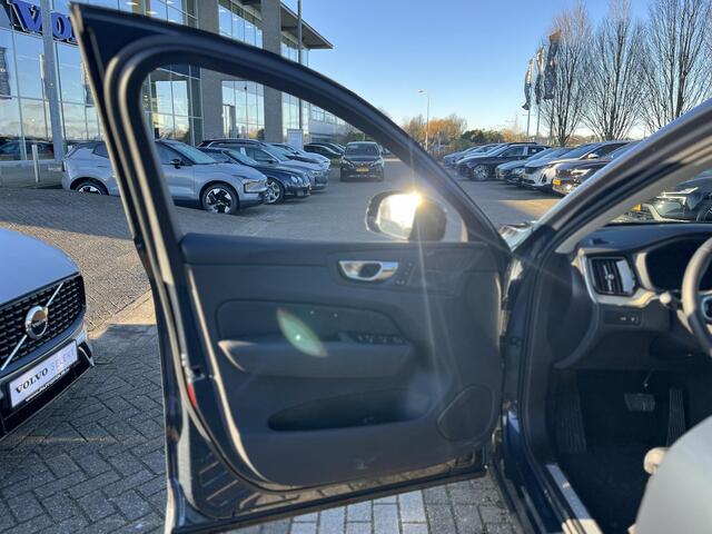 Volvo XC60 T6 Plug-in hybrid AWD Ultra Dark | Panorama Dak | 360 Graden Camera | Head Up Display |