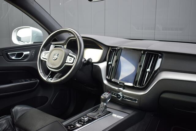 Volvo XC60 2.0 T5 250pk Automaat AWD R-Design LED | Panoramadak | Leder/Alcantara | Carplay | Trekhaak | Dealer Onderhouden!!