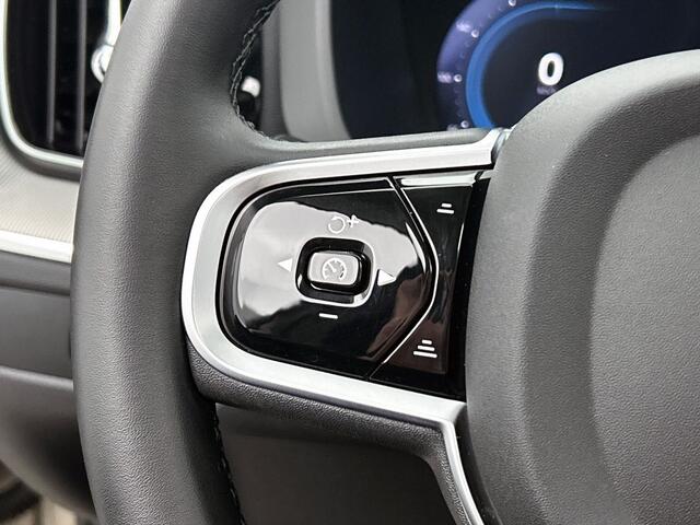 Volvo XC60 2.0 T6 AWD Plus Dark | Panorama dak | Trekhaak | Leder |