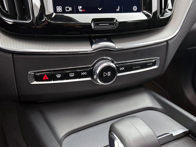 Volvo XC60 2.0 T6 AWD Plus Dark | Panorama dak | Trekhaak | Leder |