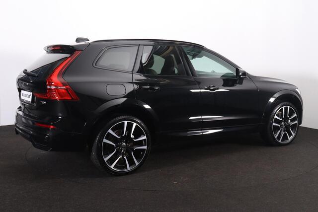 Volvo XC60 T8 Recharge AWD Ultra Dark - Panorama/schuifdak - IntelliSafe Assist & Surround - 360º Camera - Bowers & Wilkins audio - Adaptieve LED koplampen - Verwarmde voorstoelen, stuur & achterbank - Parkeersensoren voor & achter - Elektr. bedienb. voorstoelen met