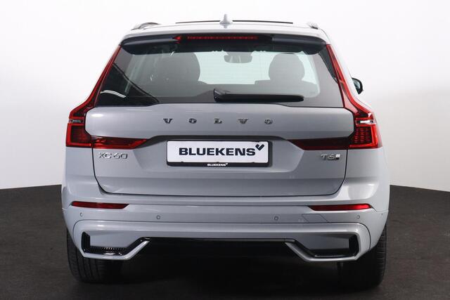 Volvo XC60 T6 Recharge AWD Ultra Dark - Panorama/schuifdak - IntelliSafe Assist & Surround - 360º Camera - Harman/Kardon audio - Adaptieve LED koplampen - Verwarmde voorstoelen, stuur & achterbank - Parkeersensoren voor & achter - Elektr. bedienb. voorstoelen met ge