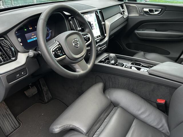 Volvo XC60 Plus T6 AWD Panoramadak, Electr. verstelbare stoelen, Verwarmde stoelen + stuurwiel, Harman-Kardon premium audio, 21 inch lichtmetalen velgen, Trekhaak semi electrisch