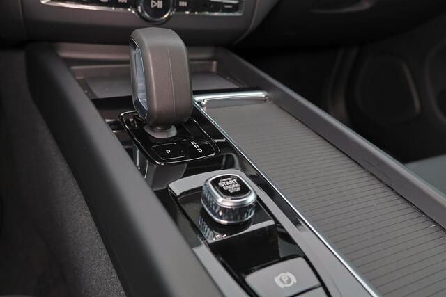 Volvo XC60 T6 Plug-in hybrid AWD Business Edition - FACELIFT - Adaptive Cruise Control - 360 graden camera - Google Infotainment - Harman Kardon Audio - Verwarmbaar stuurwiel - Verwarmbare voorstoelen - Verwarbare achterbank