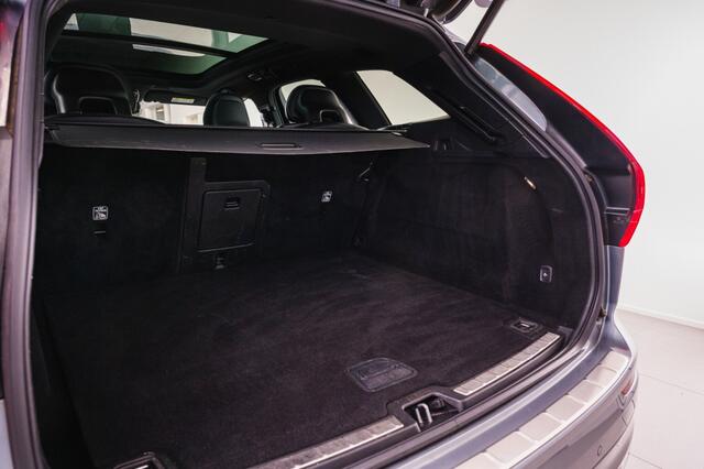 Volvo XC60 T8 Twin Engine AWD Plug-in Hybrid R-Design