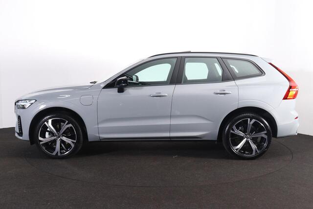 Volvo XC60 T6 Recharge AWD Plus Dark - Panorama/schuifdak - IntelliSafe Assist & Surround - Harman/Kardon audio - Parkeercamera achter - Verwarmde voorstoelen, stuur & achterbank - Parkeersensoren voor & achter - Elektr. bedienb. voorstoelen met geheugen - Draadloze