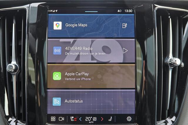 Volvo XC60 T6 Recharge AWD Plus Dark - Panorama/schuifdak - IntelliSafe Assist & Surround - Harman/Kardon audio - Parkeercamera achter - Verwarmde voorstoelen, stuur & achterbank - Parkeersensoren voor & achter - Elektr. bedienb. voorstoelen met geheugen - Draadloze