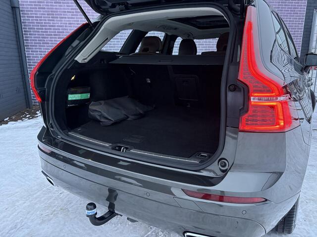 Volvo XC60 2.0 T8 Twin Engine AWD Momentum | Luchtvering | Trekhaak | Carplay/android auto | parkeersensoren V+A | Leder | Schuif/kantel panoramadak |
