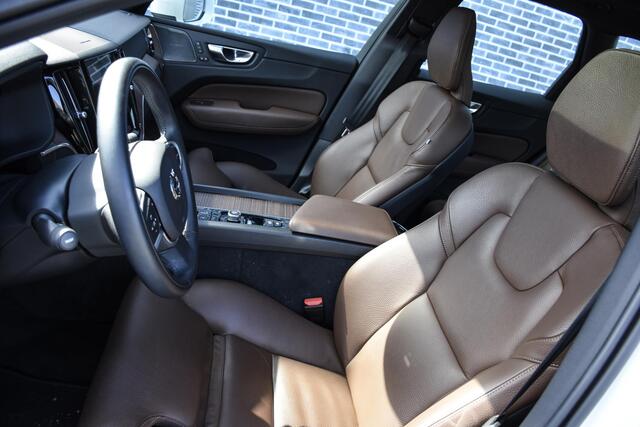 Volvo XC60 2.0 B5 Momentum Exclusive | Panoramadak | Power Seats | Adaptieve Cruise Control | Harman Kardon | 19" | Apple Carplay |
