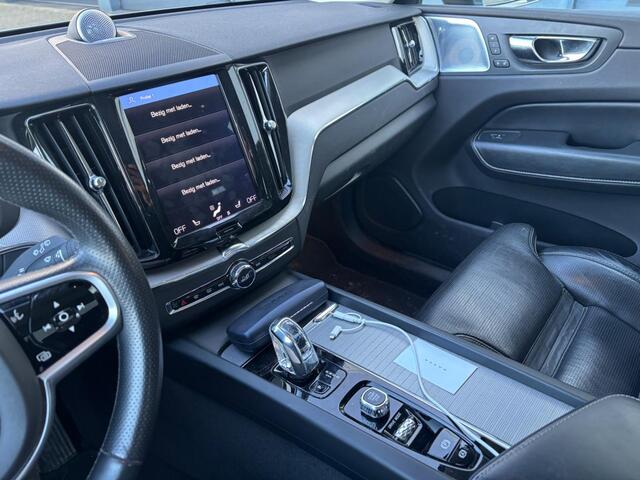 Volvo XC60 2.0 T8 Twin Engine AWD Inscription | Luchtvering | Trekhaak | Bowers & Wilkens | Panoramadak | Adaptieve Cruise control | Achteruitrijcamera | Navigatie | Stoelverwarming