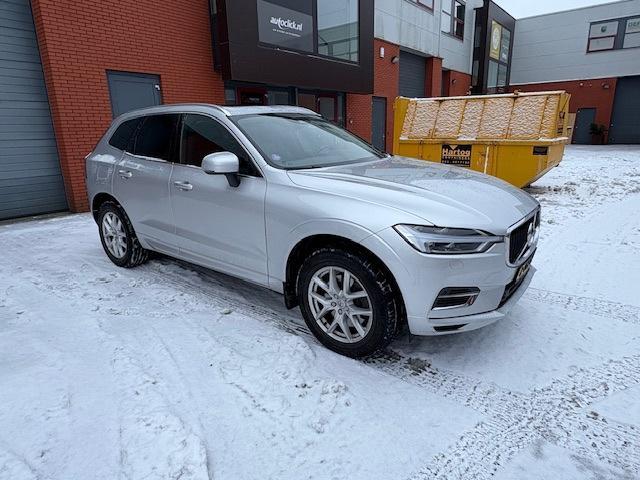 Volvo XC60 2.0 T8 Twin Engine AWD Momentum Pro