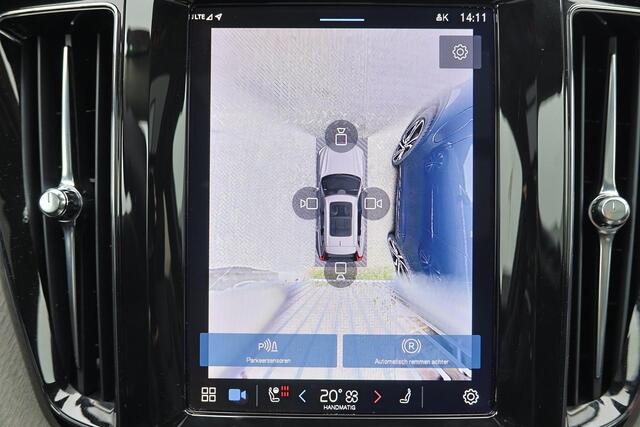 Volvo XC60 T6 Recharge AWD Ultra Bright - Luchtvering - Panorama/schuifdak - IntelliSafe Assist & Surround - 360º Camera - Adaptieve LED koplampen - Verwarmde voorstoelen, stuur & achterbank - Parkeersensoren voor & achter - Elektr. bedienb. voorstoelen met geheugen