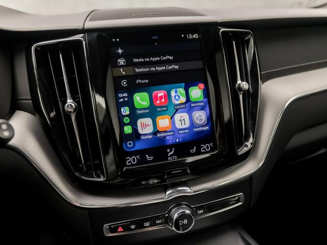 Volvo XC60 2.0 T8 Twin Engine AWD Inscription 391Pk Automaat (PANORAMADAK, APPLE CARPLAY, HARMAN/KARDON, MEMORY SEATS, ZWART HEMEL, STOELVERWARMING VOOR/ACHTER, LUXE LEDER, TREKHAAK, CAMERA, STUURWIEL VERWARMD, NIEUWSTAAT)