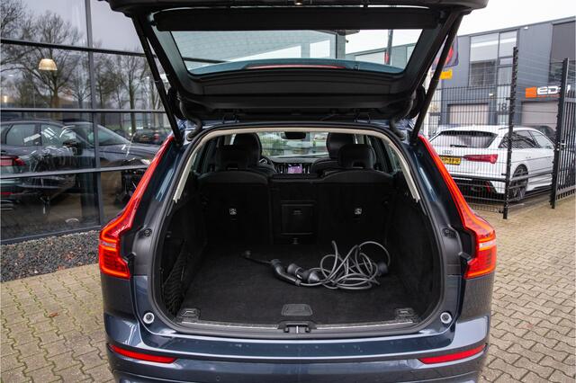 Volvo XC60 2.0 T6 Plug-in hybrid AWD Plus Dark , Panoramadak, Carplay,