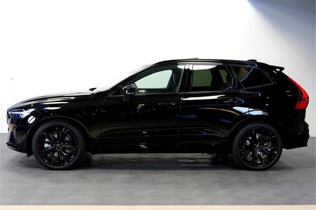 Volvo XC60 2.0 T8 AWD 335kW/456pk Aut8 MJ2026 Plug-in hybrid Ultra Black Edition LUCHTVERING + HARMAN/KARDON + PANORAMADAK + BLIS + STOELMASSAGE + PILOT ASSIST + STOELVERWARMING V&A + ADAPT.CRUISE + STUURVERWARMING + 360 CAMERA + PARKSENSOREN + 21" LM-VELGEN!!