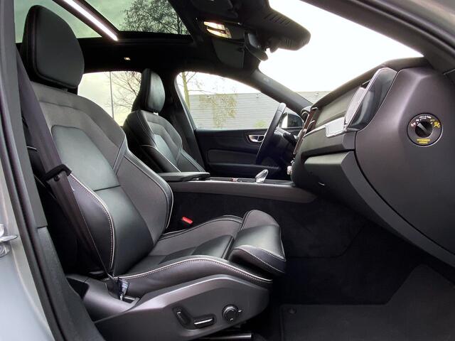 Volvo XC60 2.0 T8 Recharge AWD Ultimate Dark