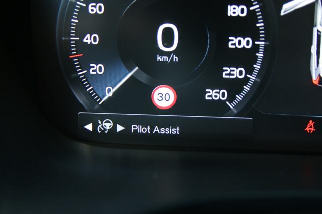 Volvo XC60 2.0 T5 | PILOT ASSIST | APPLE CARPLAY | LANE KEEPING AID | CRUIS