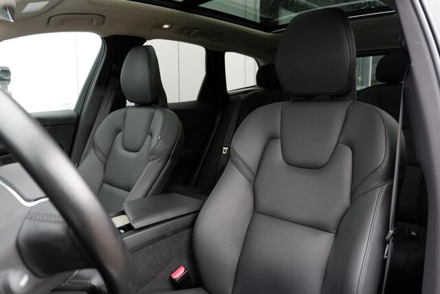 Volvo XC60 B4 Diesel FWD Inscription | Panoramadak | Lederen bekleding | Keyless Drive | Adaptieve Cruise control | Electrisch verstelbare Stoel |