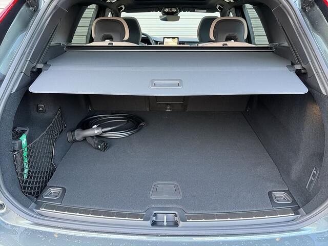 Volvo XC60 2.0 T6 Plug-in hybrid AWD Ultra Bright / 21 Lichtmetalen Velgen / Luchtvering / Head-up Display /