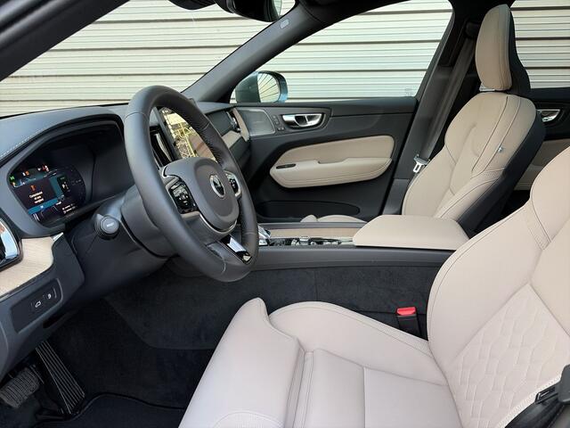 Volvo XC60 2.0 T6 Plug-in hybrid AWD Ultra Bright / 21 Lichtmetalen Velgen / Luchtvering / Head-up Display /