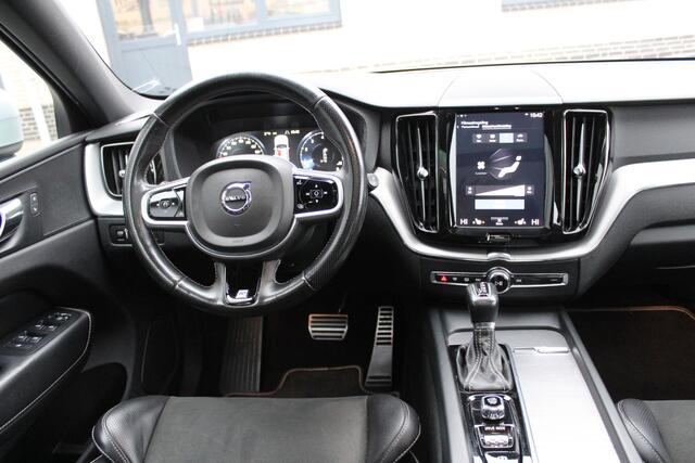 Volvo XC60 2.0 T5 R-Design Pano | Camera | Blis | Verwarmde stoelen