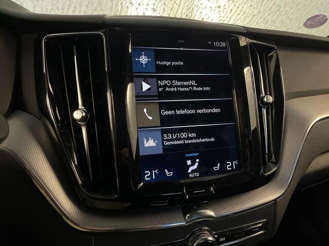 Volvo XC60 2.0 T8 Twin Engine AWD R-Design | Adaptieve Cruise Control | Luchtvering | Trekhaak | 21" Velgen | Panorama dak | Elektrische achterklep | Stoelverwarming | Adaptieve koplampen |
