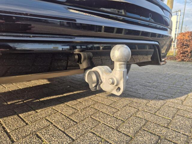 Volvo XC60 2.0 T6 Plug-in hybrid AWD R-Design Dark/MY2022/Trekhaak/Panodak etc.