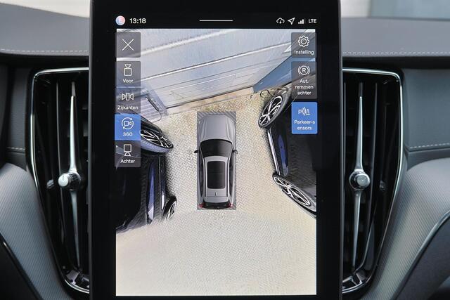 Volvo XC60 T8 Recharge AWD Ultra Black Edition - Panorama/schuifdak - IntelliSafe Assist & Surround - 360º Camera - Harman/Kardon audio - Adaptieve LED koplampen - Verwarmde voorstoelen, stuur & achterbank - Parkeersensoren voor & achter - Elektr. bedienb. voorstoel