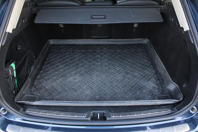 Volvo XC60 Recharge Automaat T6 AWD Business Pro | Camera | Adapt. Cruise | Getint glas | Schuif/kanteldak | Keyless | BLIS |