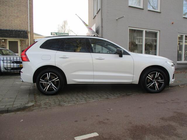 Volvo XC60 2.0 B5 R-Design / AUTOMAAT / AIRCO / PANO-DAK / LEER / NAVI / NL.AUTO / NW-STAAT / 96dkm