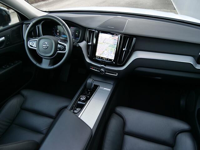Volvo XC60 2.0 T6 Plug-in hybrid AWD Plus Bright 350 Pk Automaat Navi / DAB / Leer / Apple Carplay / Pano-dak / Winterpakket
