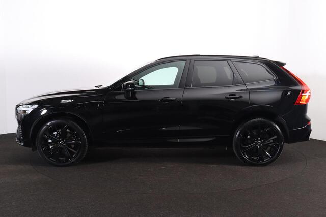 Volvo XC60 T6 Recharge AWD Plus Black Edition - Panorama/schuifdak - Parkeercamera achter - Verwarmde voorstoelen, stuur & achterbank - Parkeersensoren voor & achter - Elektr. bedienb. voorstoelen met geheugen - Head up display - Draadloze tel. lader - Cruise contro