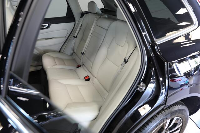 Volvo XC60 2.0 Recharge T6 AWD Inscription | Schuif- opendak | Trekhaak | Zomer & Winterset