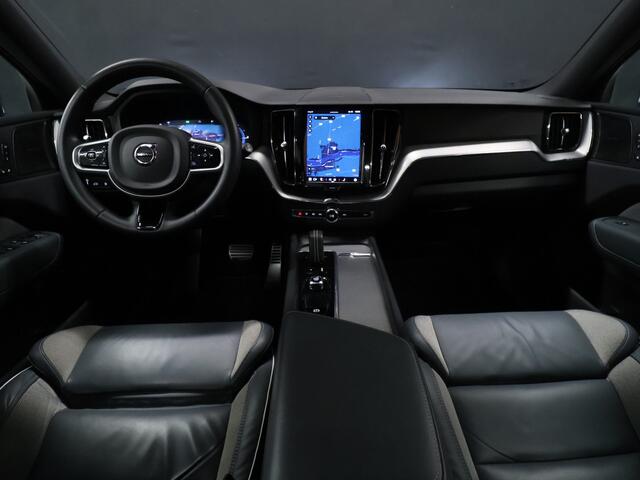 Volvo XC60 2.0 T8 AWD R-Design [SCHUIFKANTELDAK, MEMORY SEATS, APPLE CARPLAY, TREKHAAK INKLAPBAAR, HARMAN/KARDON, STUURVERWARMING, 360 CAMERA, STOELVERWARMING, VOL LEDER, CRUISE, CLIMATE, NIEUWSTAAT]