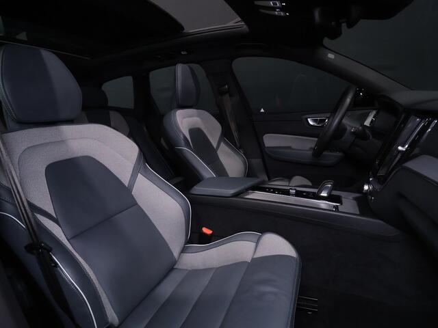 Volvo XC60 2.0 T8 AWD R-Design [SCHUIFKANTELDAK, MEMORY SEATS, APPLE CARPLAY, TREKHAAK INKLAPBAAR, HARMAN/KARDON, STUURVERWARMING, 360 CAMERA, STOELVERWARMING, VOL LEDER, CRUISE, CLIMATE, NIEUWSTAAT]