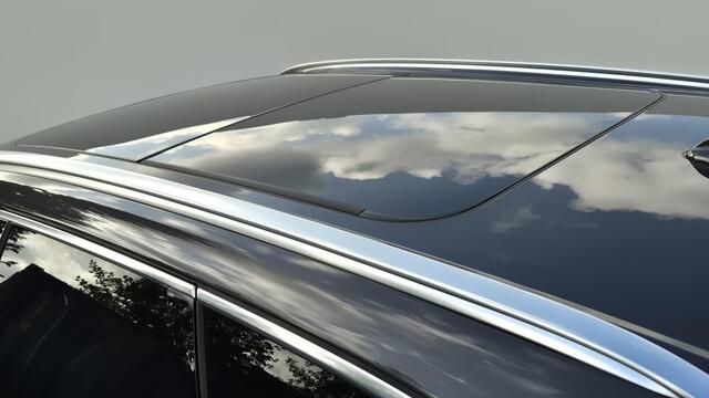 Volvo XC60 2.0 T6 PheV AWD Ultra Lounge Pakket - Stoel ventilatie - Massage stoelen - Donkere Hemel - Bowers & Wilkins Audio Systeem - 20"Licht metaal - Privacy Glas