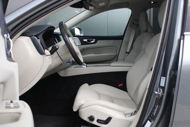 Volvo XC60 2.0 Recharge T8 AWD Inscription - B&W - 360 Camera - HUD - Stoel/Stuurverwarming - Pano - Pilot Assist - BLIS - Rijklaar