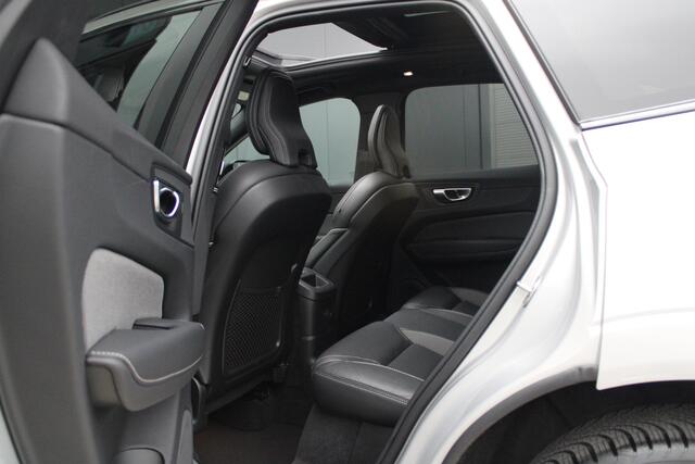 Volvo XC60 2.0 T6 Plug-in hybrid AWD Plus Dark - ACC - 360 Camera - Pano - H&K - Stoel/Stuurverwarming - Memory - BLIS - Keyless - Rijklaar