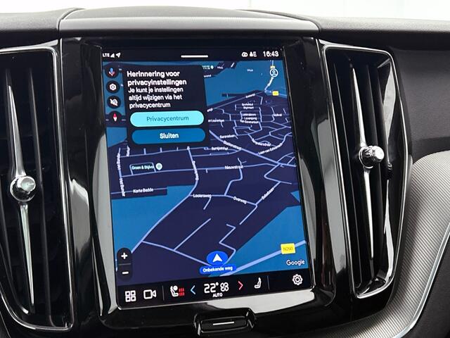 Volvo XC60 2.0 T6 AWD Plus Dark | Leder | Panorama dak | Trekhaak |