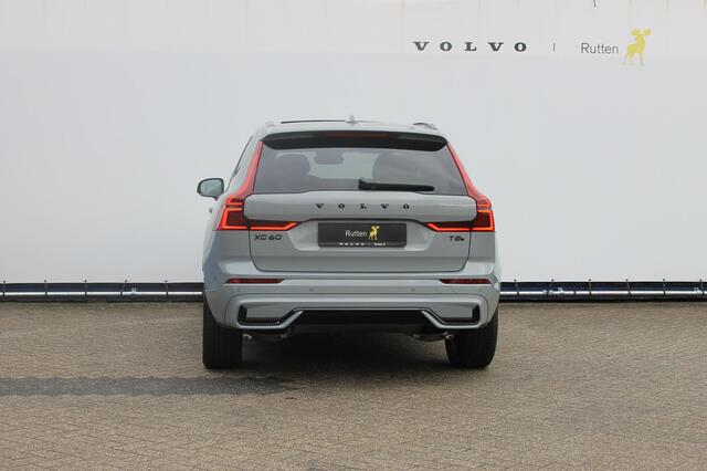 Volvo XC60 T8 Plug-in hybrid 455PK AWD Plus Black Edition Head-up display / Panoramisch schuif-kanteldak / Luchtvering / Trekhaak / 360graden camera / Google Infotainment