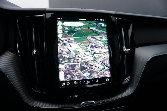 Volvo XC60 2.0 T6 Plug-in hybrid AWD Ultra Black Edition | Massage stoelen | Verwarmd/Geventileerd leder | Harman/Kardon | 360° Camera | Alarm | Stuurverwarming | Lederen Dashboard |